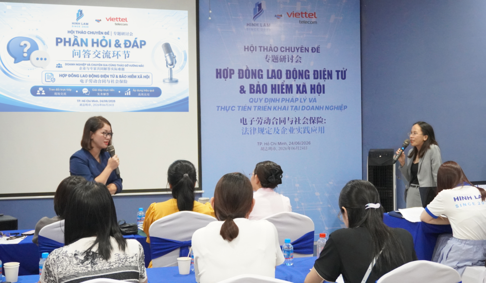Phiên thảo luận và đối thoại trực tiếp với sự tham gia của đội ngũ chuyên gia cùng CEO Hinh lam Nguyễn Thị Thùy Dương (bìa phải) và bà Nguyễn Thị Ái Liên (đại diện Viettel TP.HCM).